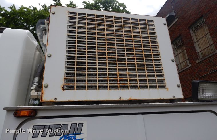 image for item JL9002 2008 International 4400  utility / service truck