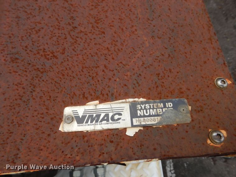 image for item JL9002 2008 International 4400  utility / service truck