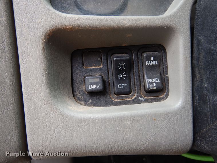 image for item JL9002 2008 International 4400  utility / service truck