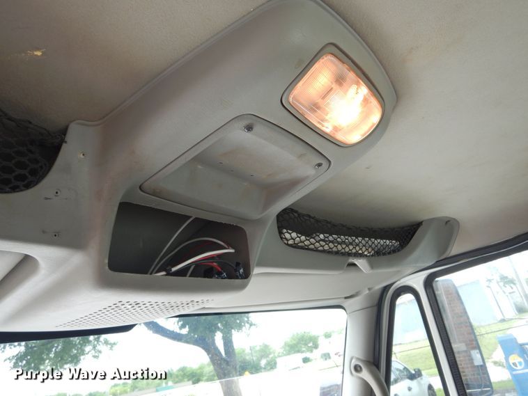 image for item JL9002 2008 International 4400  utility / service truck