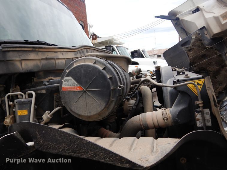 image for item JL9002 2008 International 4400  utility / service truck