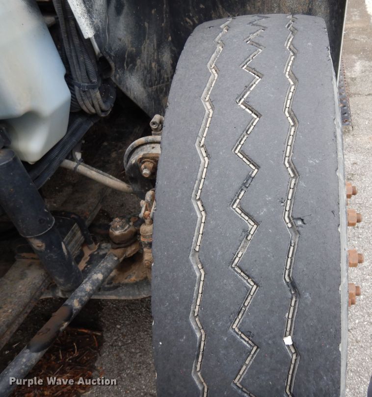 image for item JL9002 2008 International 4400  utility / service truck