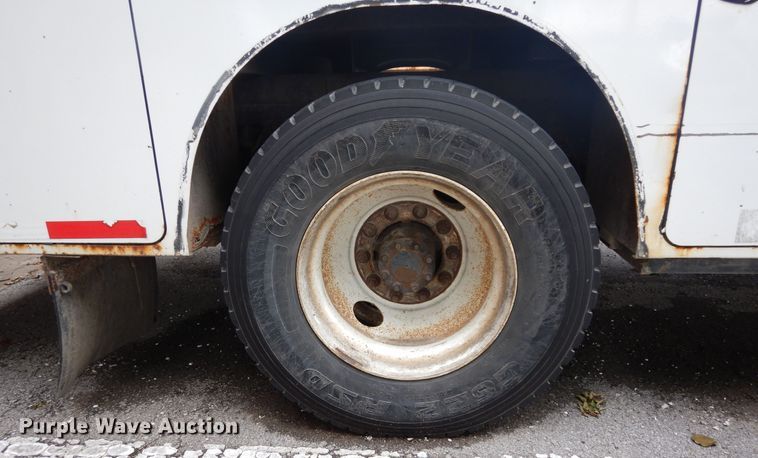 image for item JL9002 2008 International 4400  utility / service truck