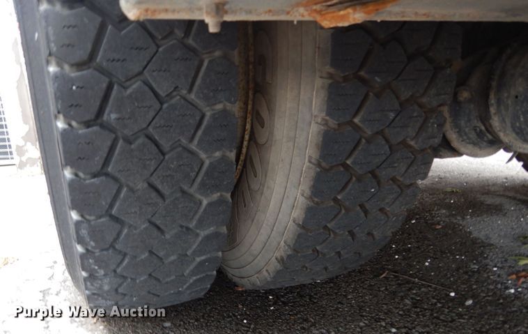 image for item JL9002 2008 International 4400  utility / service truck