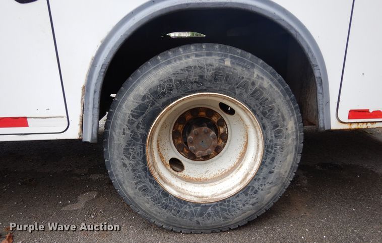 image for item JL9002 2008 International 4400  utility / service truck