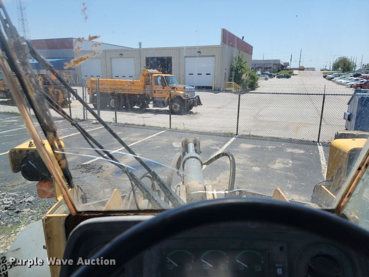 image for item JL9460 2007 John Deere 444J  wheel loader