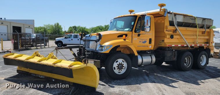 image for item JL9462 2005 International 7400  dump truck
