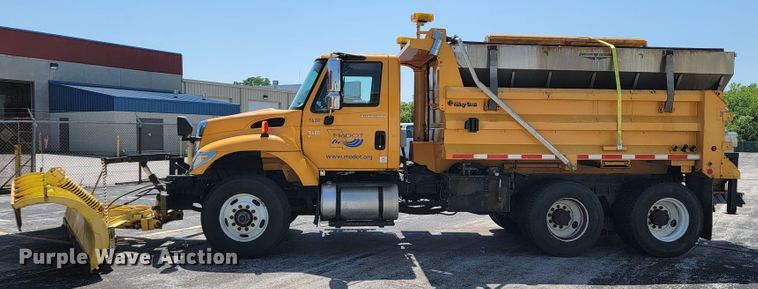 image for item JL9462 2005 International 7400  dump truck