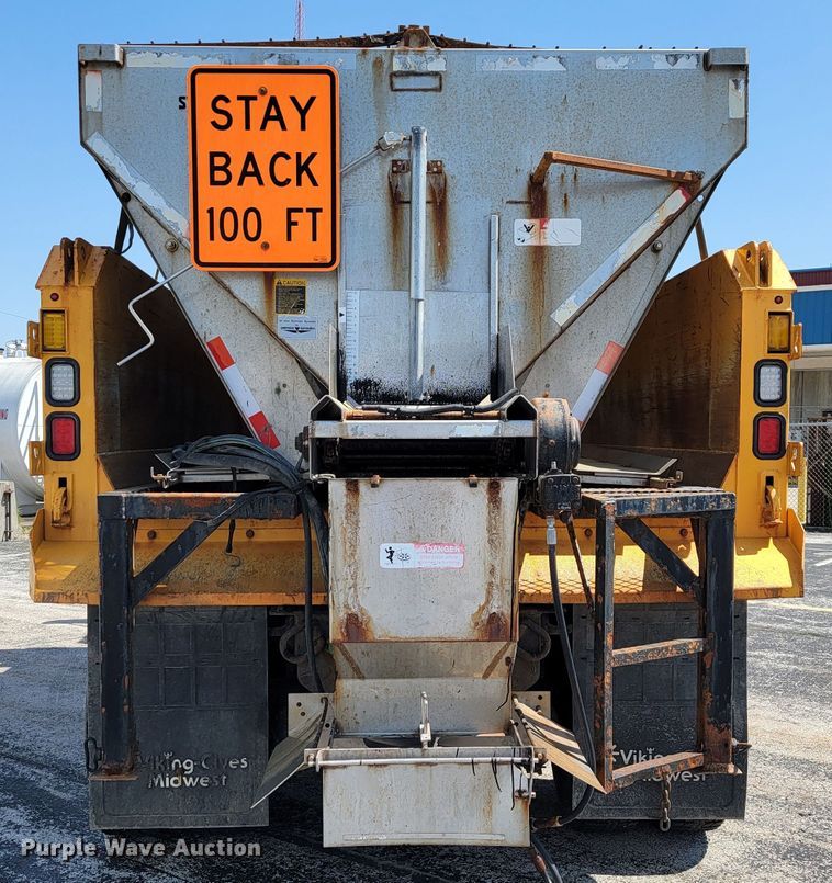 image for item JL9462 2005 International 7400  dump truck