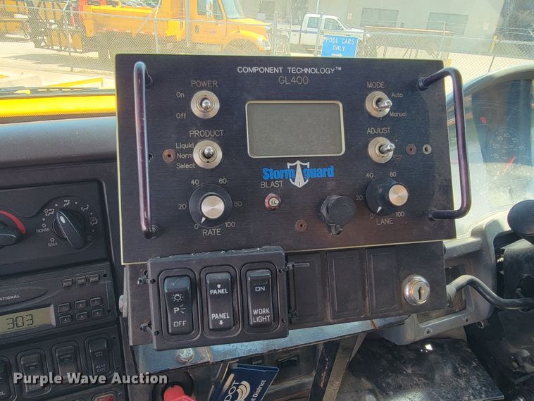 image for item JL9462 2005 International 7400  dump truck