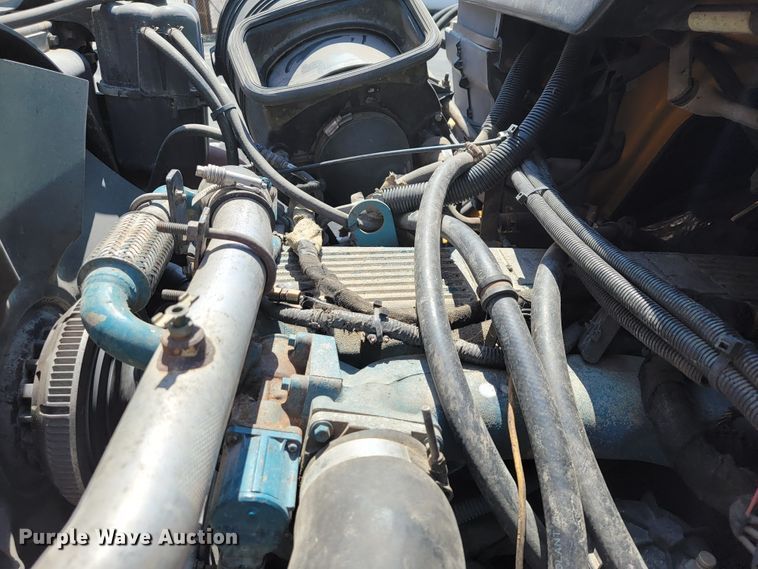 image for item JL9462 2005 International 7400  dump truck