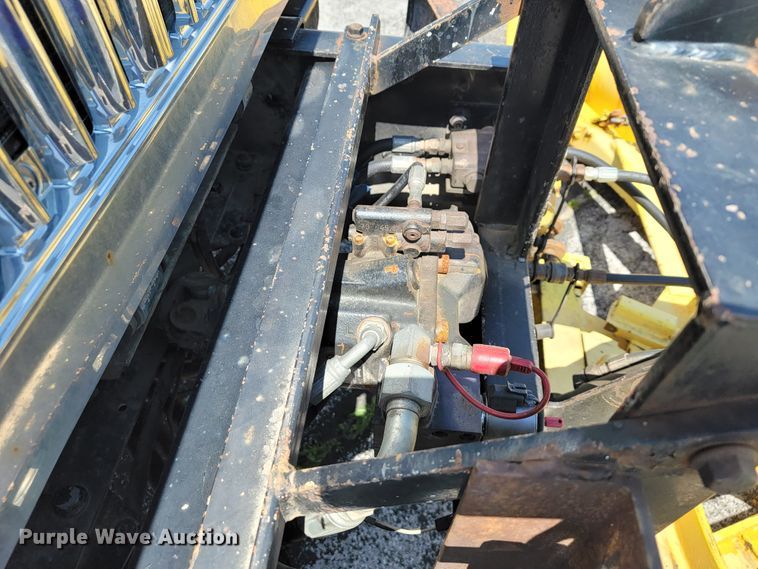 image for item JL9462 2005 International 7400  dump truck