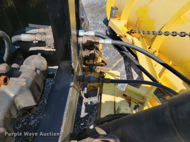 image for item JL9462 2005 International 7400  dump truck