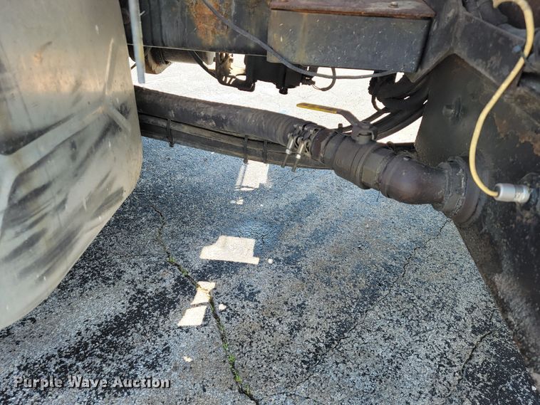 image for item JL9462 2005 International 7400  dump truck