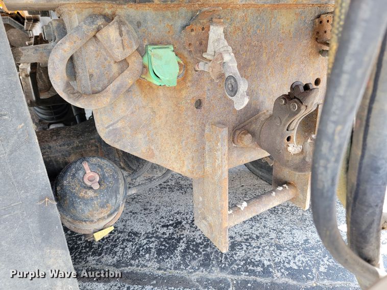 image for item JL9462 2005 International 7400  dump truck