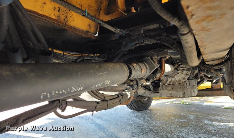 image for item JL9462 2005 International 7400  dump truck