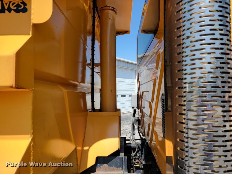 image for item JL9462 2005 International 7400  dump truck