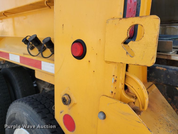 image for item JL9462 2005 International 7400  dump truck