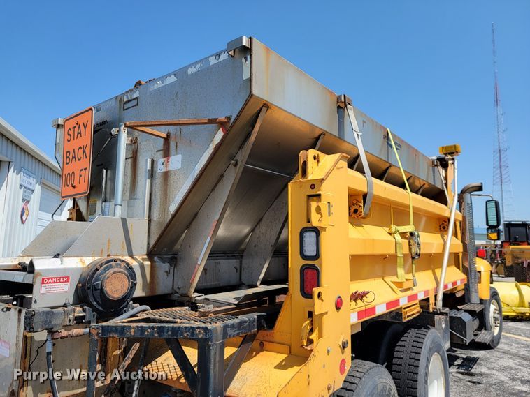 image for item JL9462 2005 International 7400  dump truck