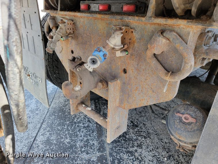 image for item JL9462 2005 International 7400  dump truck