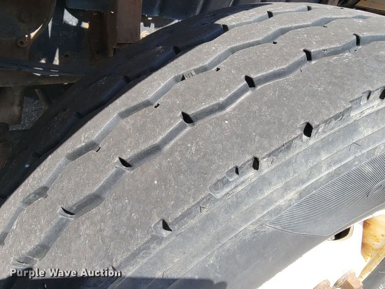 image for item JL9462 2005 International 7400  dump truck