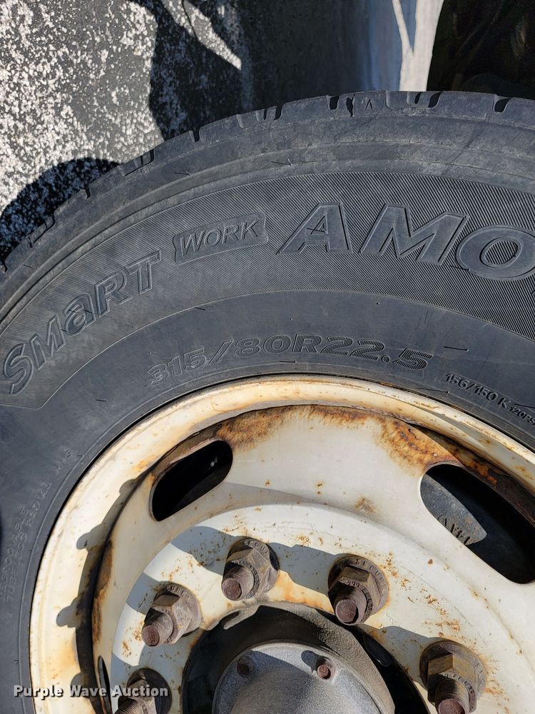 image for item JL9462 2005 International 7400  dump truck