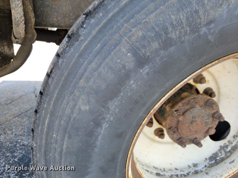 image for item JL9462 2005 International 7400  dump truck