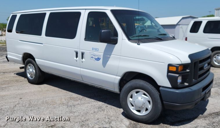 image for item JL9463 2008 Ford E350 Super Duty XL  van