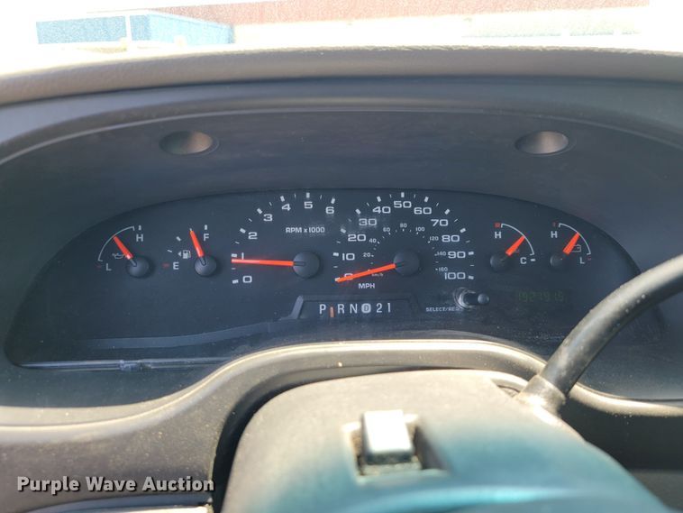 image for item JL9463 2008 Ford E350 Super Duty XL  van