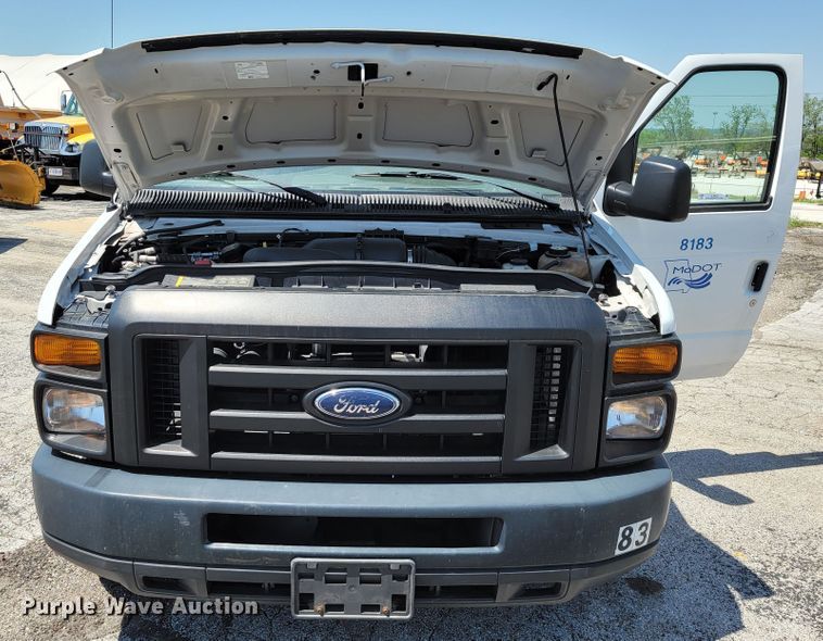image for item JL9463 2008 Ford E350 Super Duty XL  van