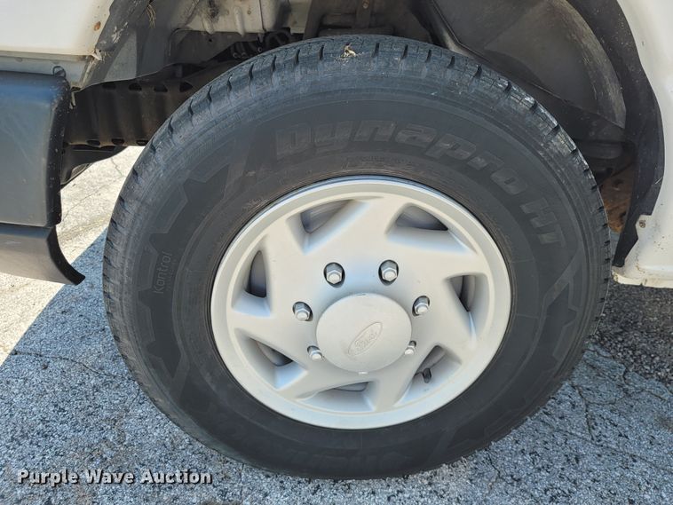 image for item JL9463 2008 Ford E350 Super Duty XL  van