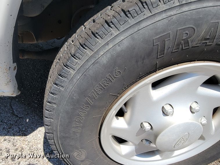 image for item JL9463 2008 Ford E350 Super Duty XL  van