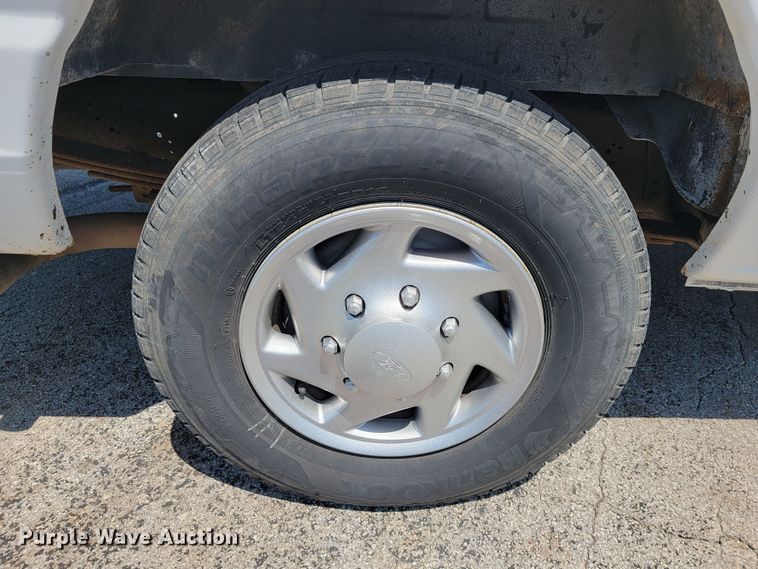 image for item JL9463 2008 Ford E350 Super Duty XL  van