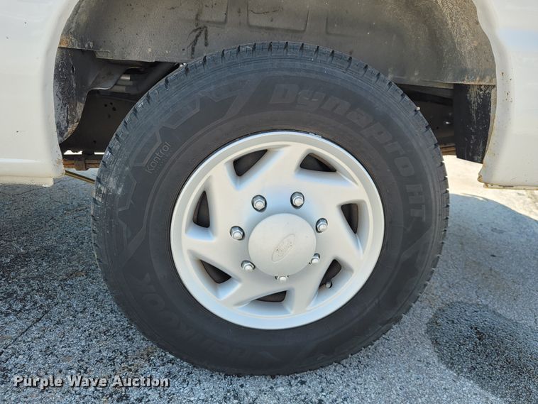 image for item JL9463 2008 Ford E350 Super Duty XL  van