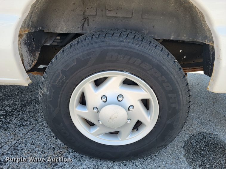 image for item JL9463 2008 Ford E350 Super Duty XL  van