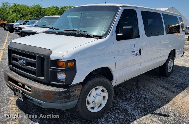 image for item JL9464 2008 Ford E350 Super Duty XL  van