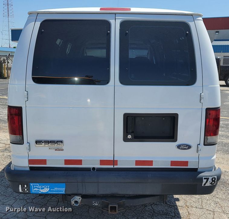 image for item JL9464 2008 Ford E350 Super Duty XL  van