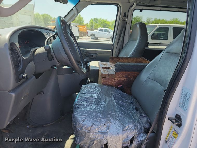 image for item JL9464 2008 Ford E350 Super Duty XL  van