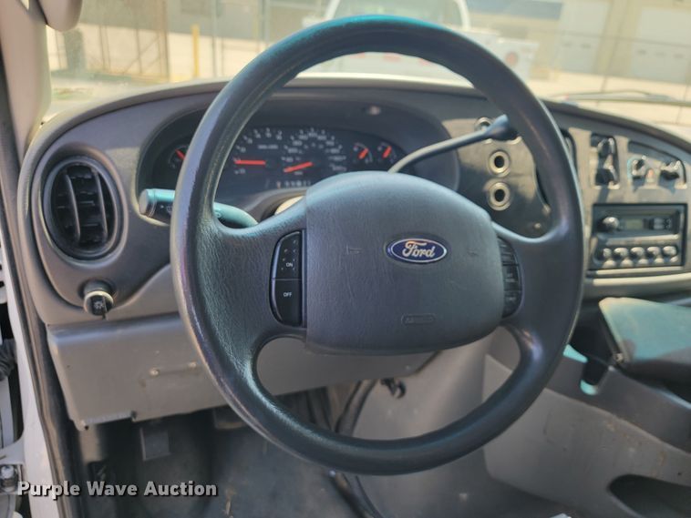 image for item JL9464 2008 Ford E350 Super Duty XL  van