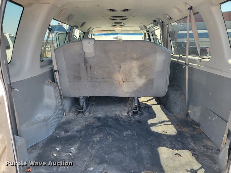 image for item JL9464 2008 Ford E350 Super Duty XL  van
