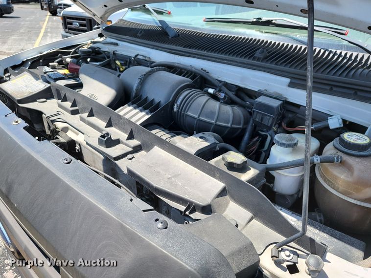 image for item JL9464 2008 Ford E350 Super Duty XL  van