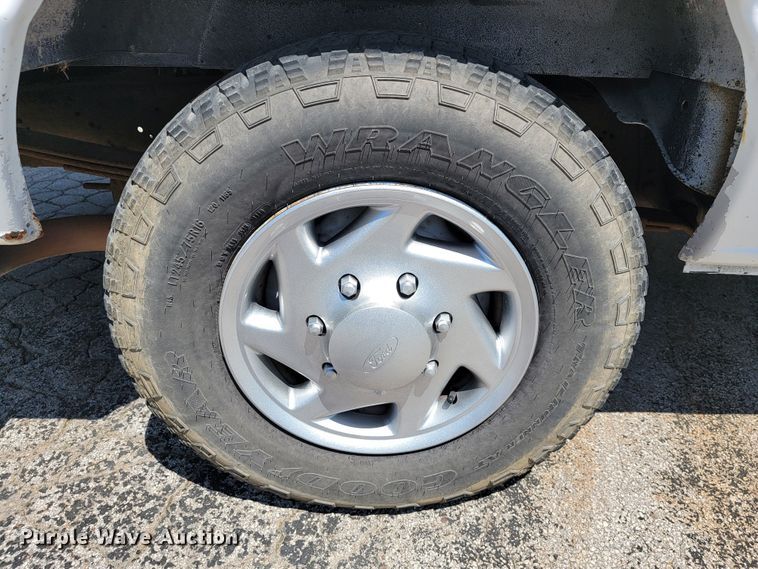 image for item JL9464 2008 Ford E350 Super Duty XL  van