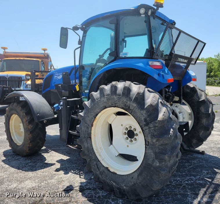 image for item JL9468 2016 New Holland TS6.110  MFWD tractor