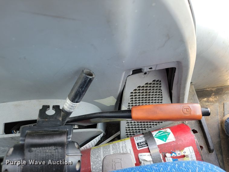 image for item JL9468 2016 New Holland TS6.110  MFWD tractor