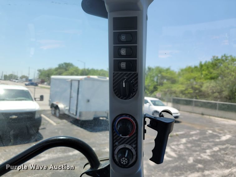 image for item JL9468 2016 New Holland TS6.110  MFWD tractor