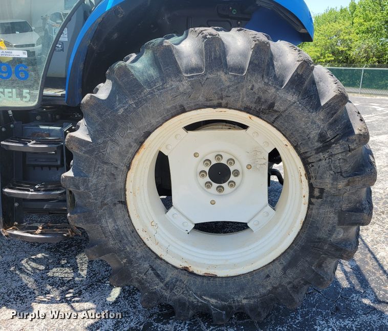 image for item JL9468 2016 New Holland TS6.110  MFWD tractor