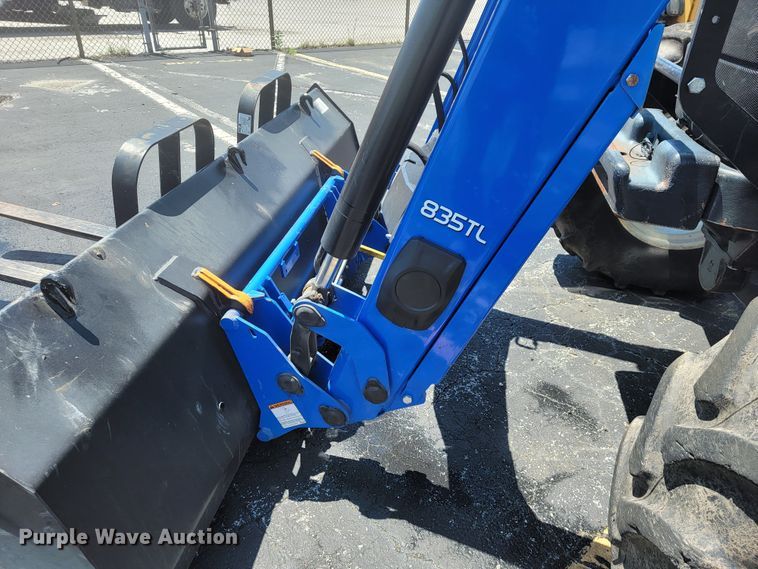 image for item JL9469 2014 New Holland TS6.120  MFWD tractor