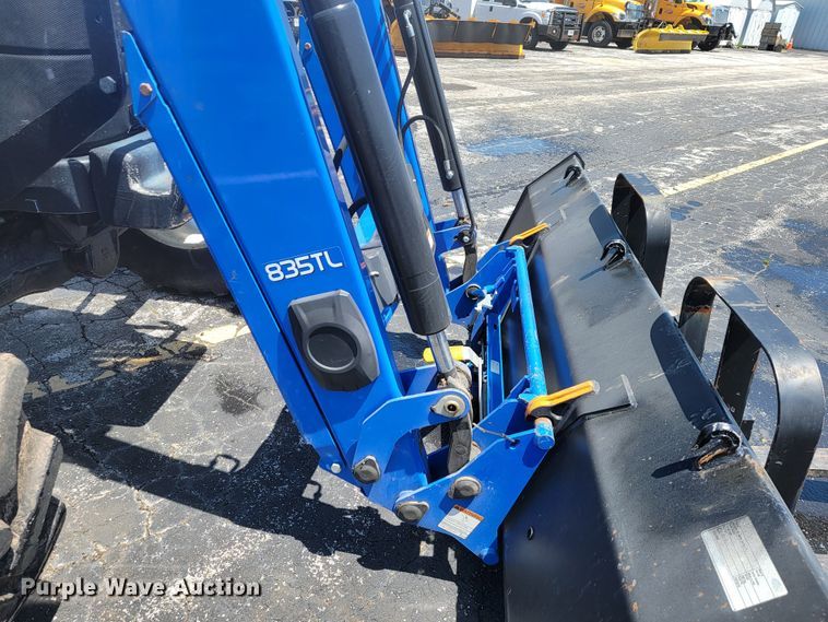 image for item JL9469 2014 New Holland TS6.120  MFWD tractor