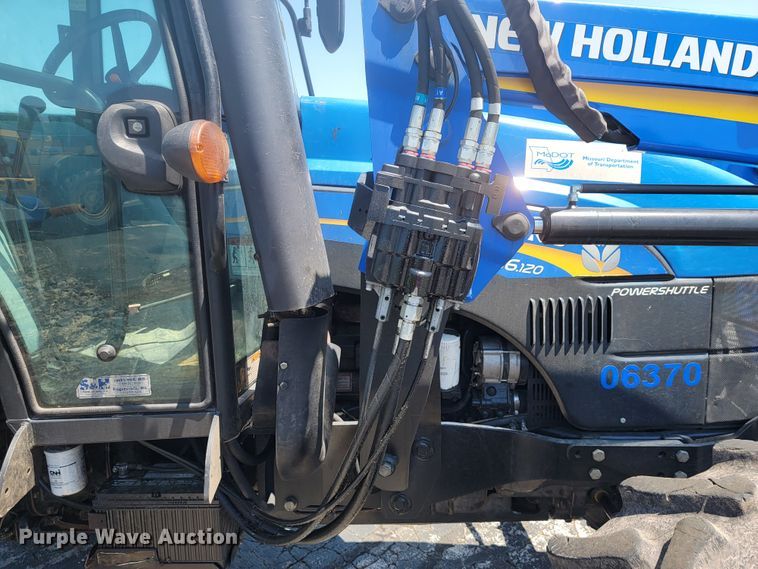 image for item JL9469 2014 New Holland TS6.120  MFWD tractor