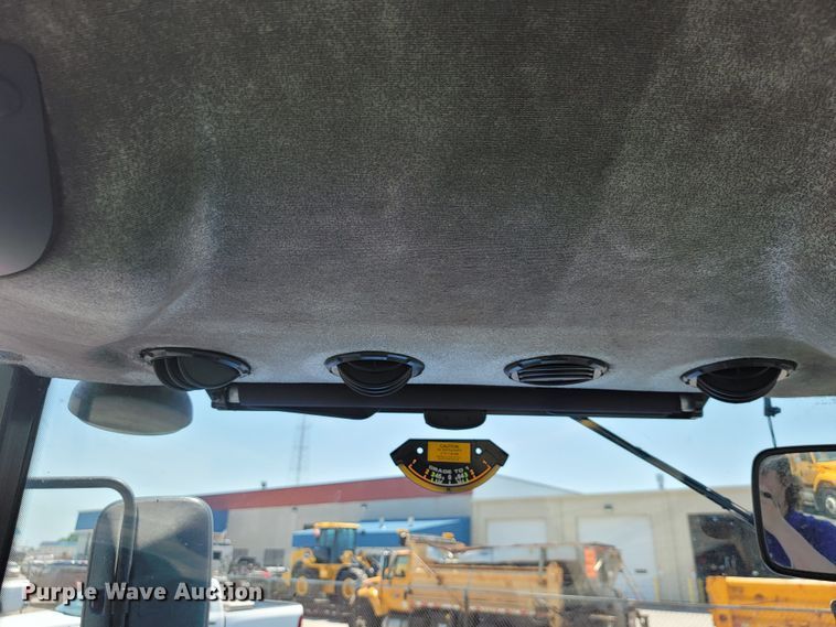 image for item JL9469 2014 New Holland TS6.120  MFWD tractor